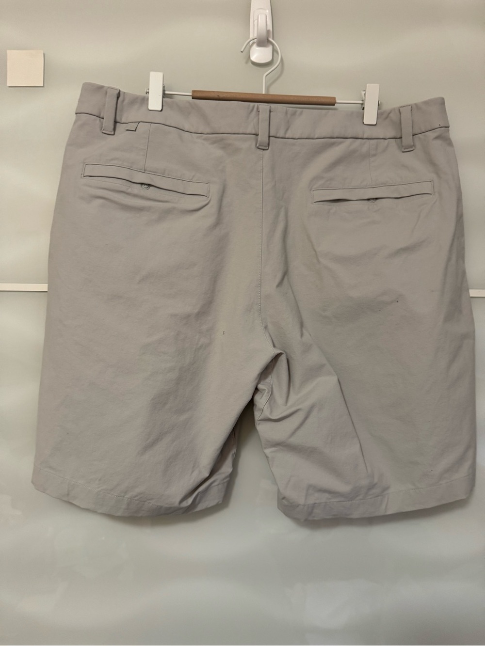 Lululemon men’s shorts 38 waist 9” inseam light grey L xl - Picture 2 of 7
